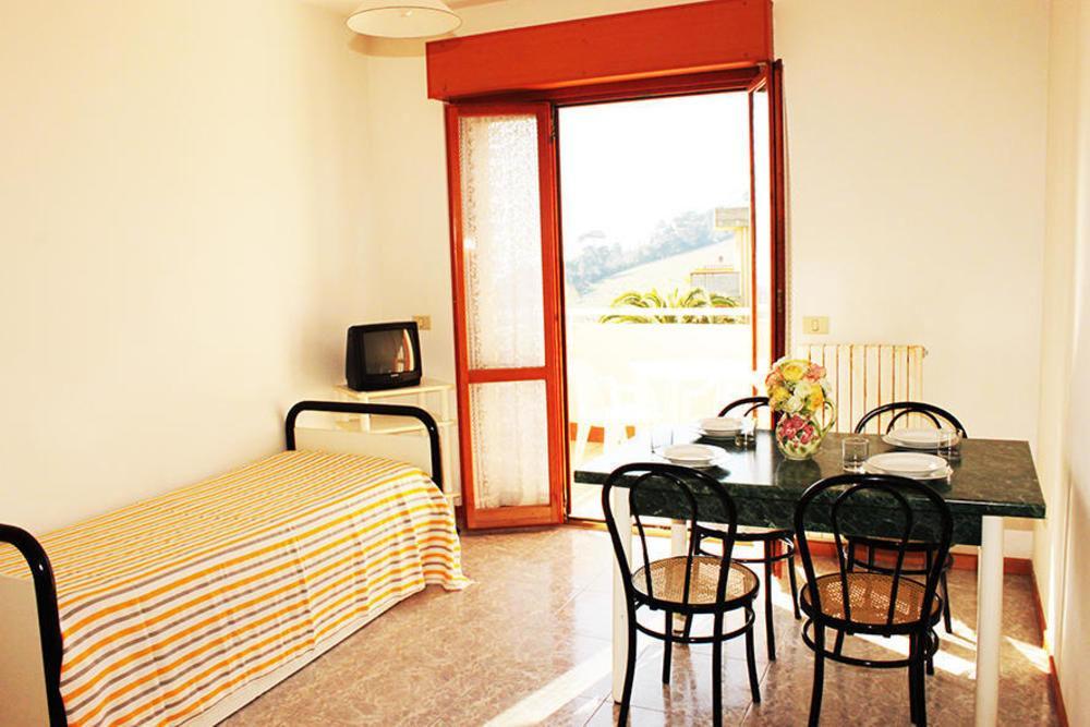 Residence Azzurro Massignano Luaran gambar