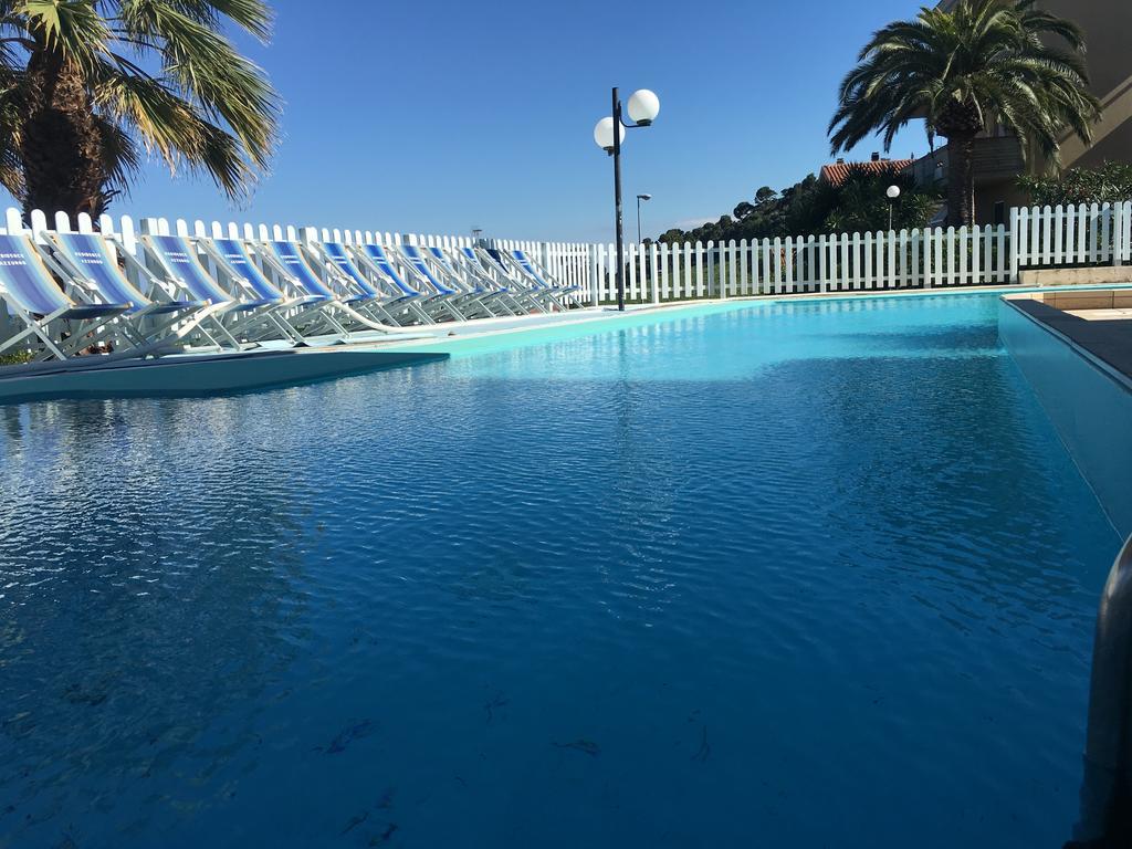 Residence Azzurro Massignano Luaran gambar